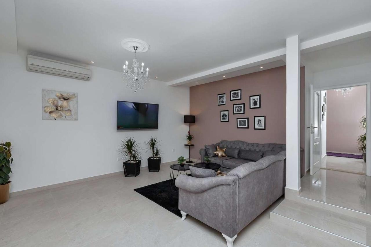 Luxurious Apartment Nino Makarska Eksteriør bilde